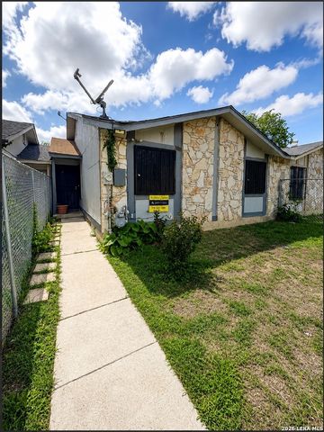 8013 Chipping, San Antonio, TX 78239