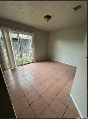 8013 Chipping, San Antonio, TX 78239