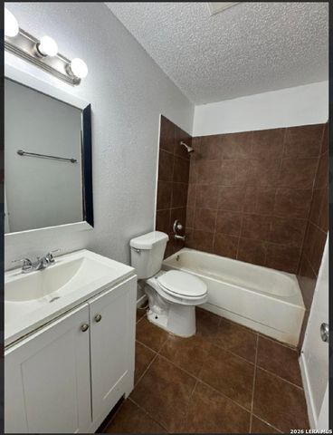 8013 Chipping, San Antonio, TX 78239