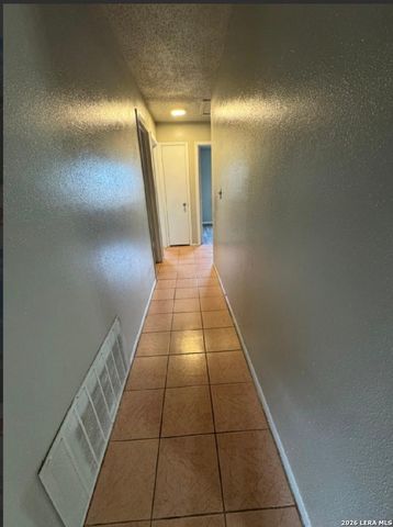 8013 Chipping, San Antonio, TX 78239