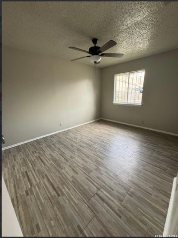 8013 Chipping, San Antonio, TX 78239