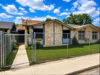 8013 Chipping, San Antonio, TX 78239