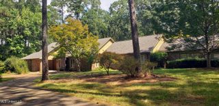 1075 Hawthorne Drive, Mccomb, MS 39648
