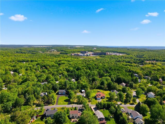 2327 Doe Drive, Tobyhanna Twp, PA 18334
