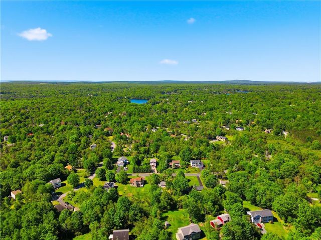 2327 Doe Drive, Tobyhanna Twp, PA 18334