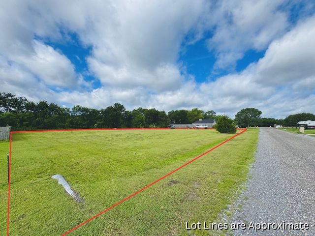 271 County Road 4443, Trenton, TX 75490