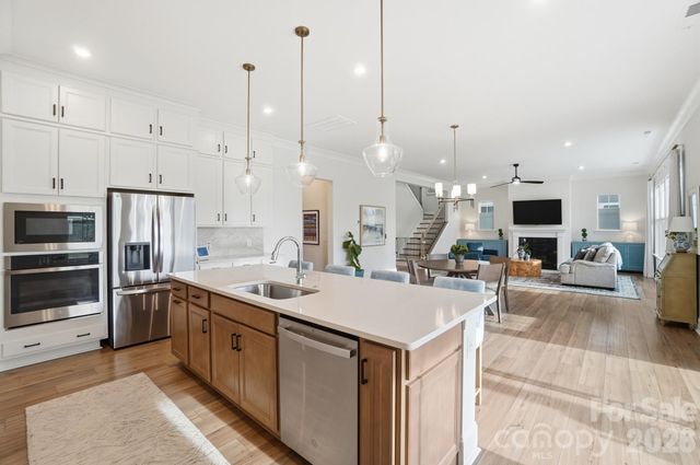 805 Lakeforest Drive, Belmont, NC 28012