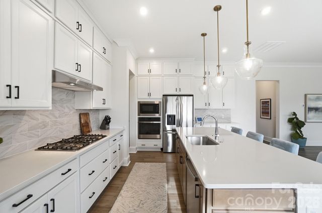 805 Lakeforest Drive, Belmont, NC 28012