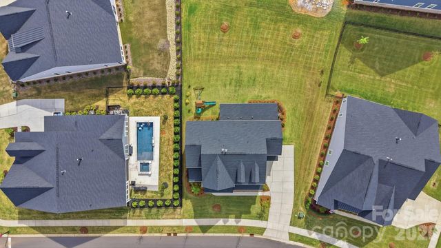 805 Lakeforest Drive, Belmont, NC 28012
