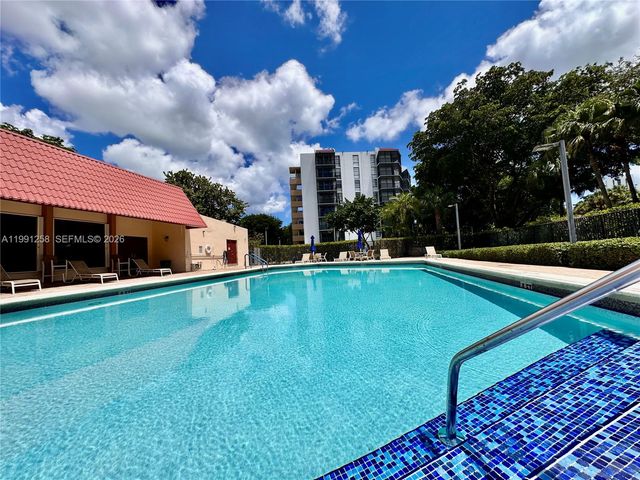3301 N Country Club Dr 410, Aventura, FL 33180