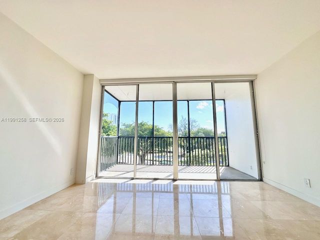 3301 N Country Club Dr 410, Aventura, FL 33180