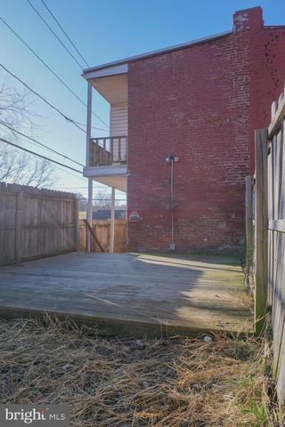 855 LANCASTER AVE, Columbia, PA 17512