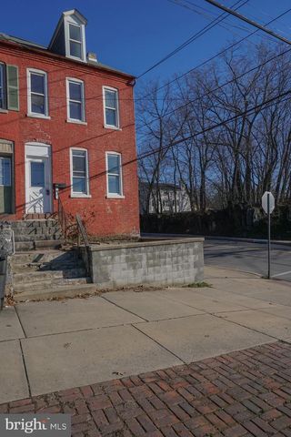 855 LANCASTER AVE, Columbia, PA 17512