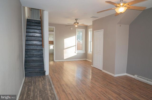 855 LANCASTER AVE, Columbia, PA 17512