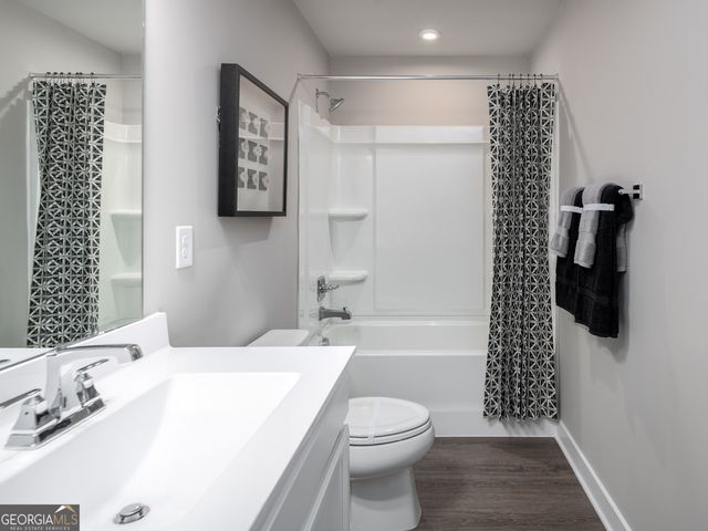 450 Flying Eagle Drive, Commerce, GA 30529