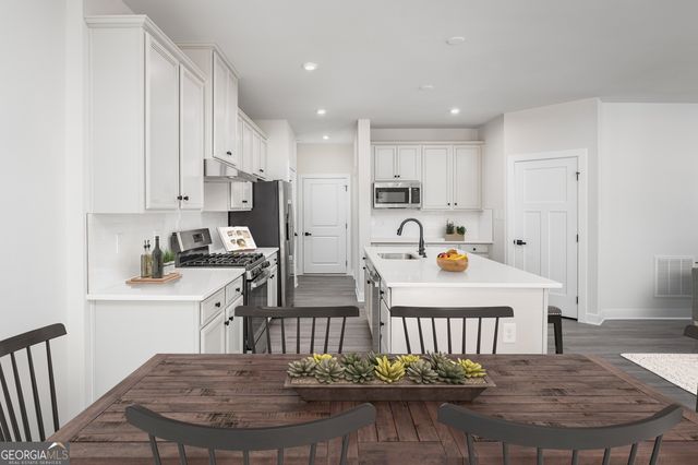 450 Flying Eagle Drive, Commerce, GA 30529