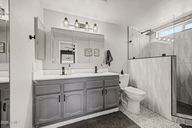 6730 E JUNIPER Street, Mesa, AZ 85205