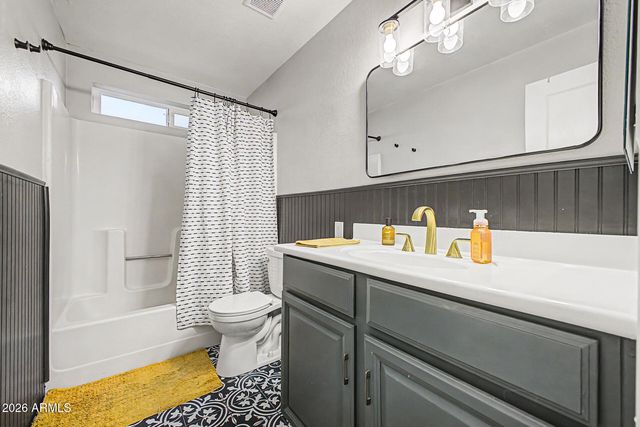 6730 E JUNIPER Street, Mesa, AZ 85205