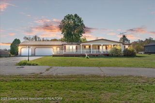 11830 E Tupper Lake Road, Grand Ledge, MI 48837