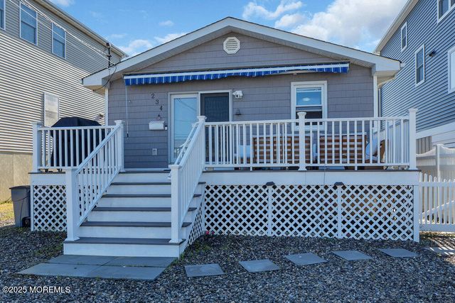 234 3rd Avenue, Manasquan, NJ 08736