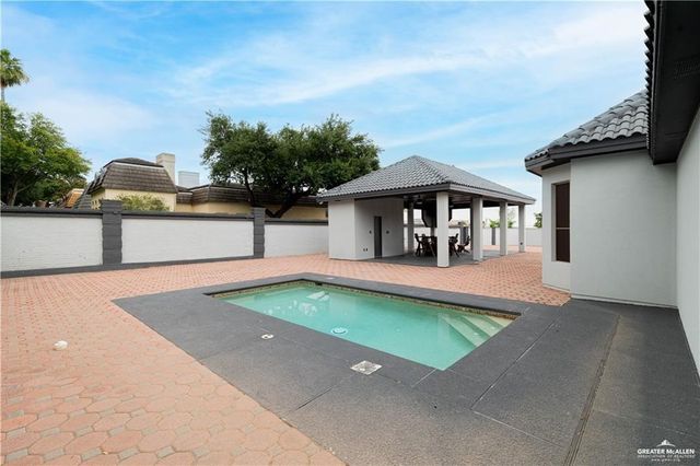 3222 S 5th Lane, Mcallen, TX 78503