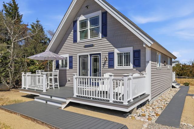 25 N Shore Blvd Extension, East Sandwich, MA 02537