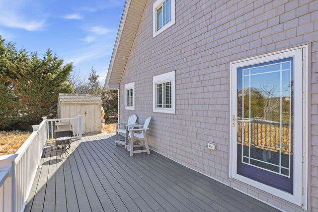 25 N Shore Blvd Extension, East Sandwich, MA 02537