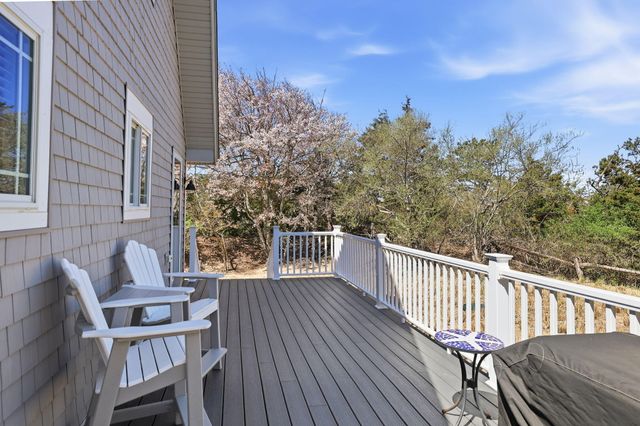 25 N Shore Blvd Extension, East Sandwich, MA 02537