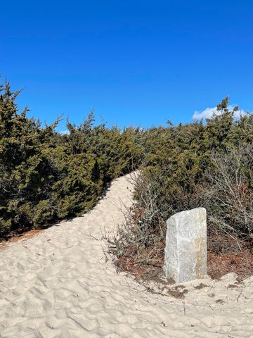 25 N Shore Blvd Extension, East Sandwich, MA 02537