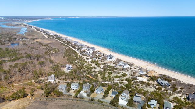 25 N Shore Blvd Extension, East Sandwich, MA 02537