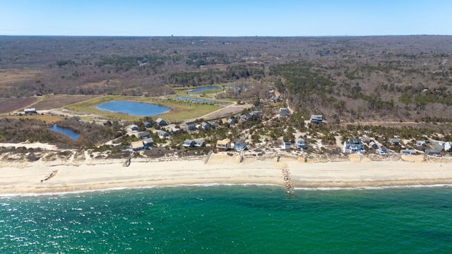 25 N Shore Blvd Extension, East Sandwich, MA 02537