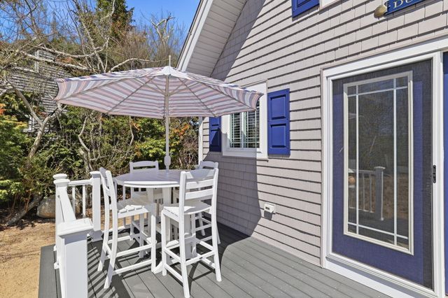 25 N Shore Blvd Extension, East Sandwich, MA 02537