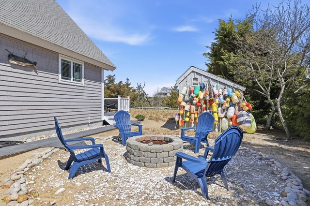 25 N Shore Blvd Extension, East Sandwich, MA 02537