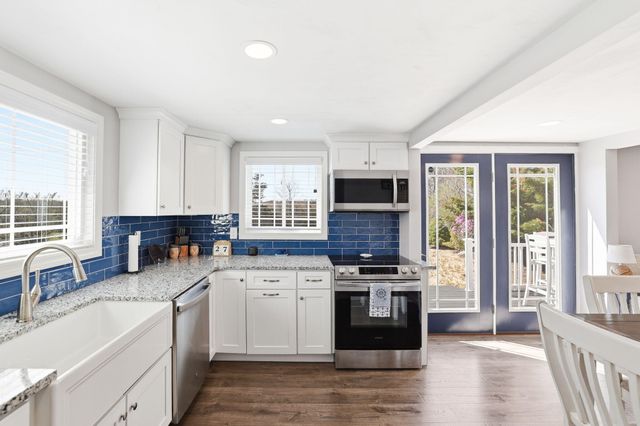 25 N Shore Blvd Extension, East Sandwich, MA 02537