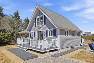 25 N Shore Blvd Extension, East Sandwich, MA 02537