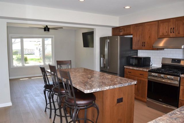 862 CASTLE ROAD, Fond Du Lac, WI 54935