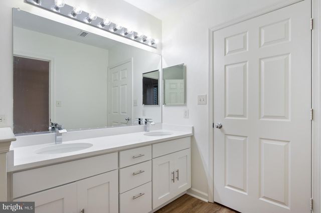 20320 BEECHWOOD TER #202, Ashburn, VA 20147