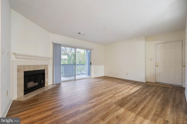 20320 BEECHWOOD TER #202, Ashburn, VA 20147
