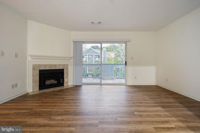 20320 BEECHWOOD TER #202, Ashburn, VA 20147