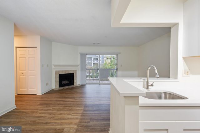 20320 BEECHWOOD TER #202, Ashburn, VA 20147