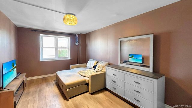 260 Beach 81st Street 2P, Rockaway Beach, NY 11693