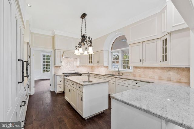 10034 SCENIC VIEW TER, Vienna, VA 22182