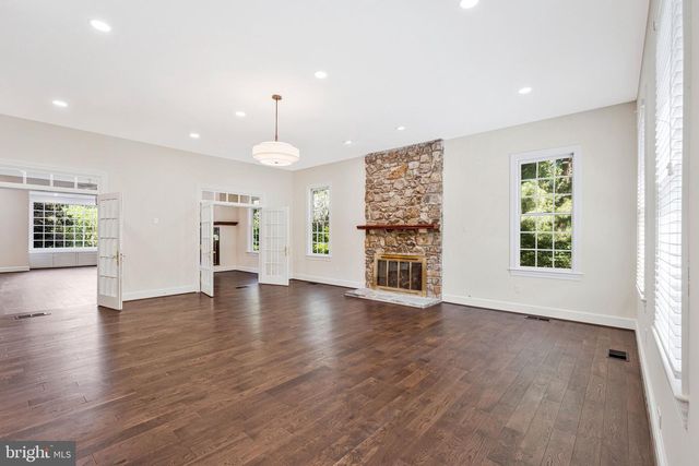 10034 SCENIC VIEW TER, Vienna, VA 22182