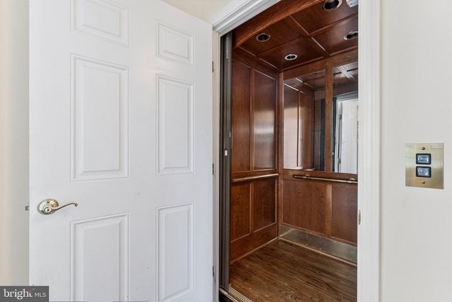 10034 SCENIC VIEW TER, Vienna, VA 22182