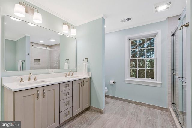 10034 SCENIC VIEW TER, Vienna, VA 22182