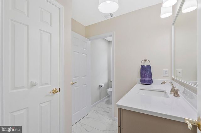 10034 SCENIC VIEW TER, Vienna, VA 22182