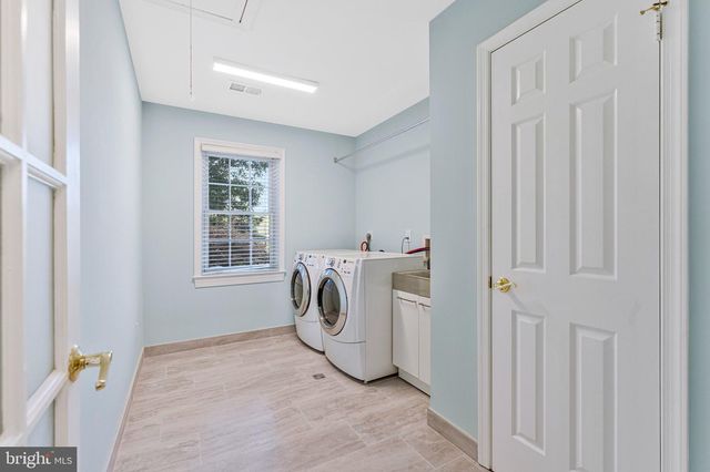10034 SCENIC VIEW TER, Vienna, VA 22182