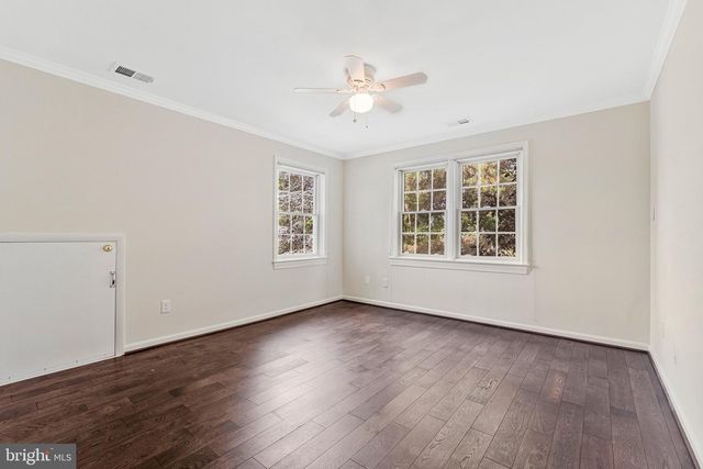 10034 SCENIC VIEW TER, Vienna, VA 22182