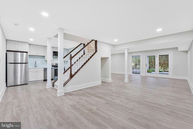 10034 SCENIC VIEW TER, Vienna, VA 22182
