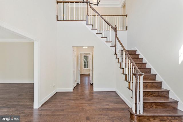 10034 SCENIC VIEW TER, Vienna, VA 22182